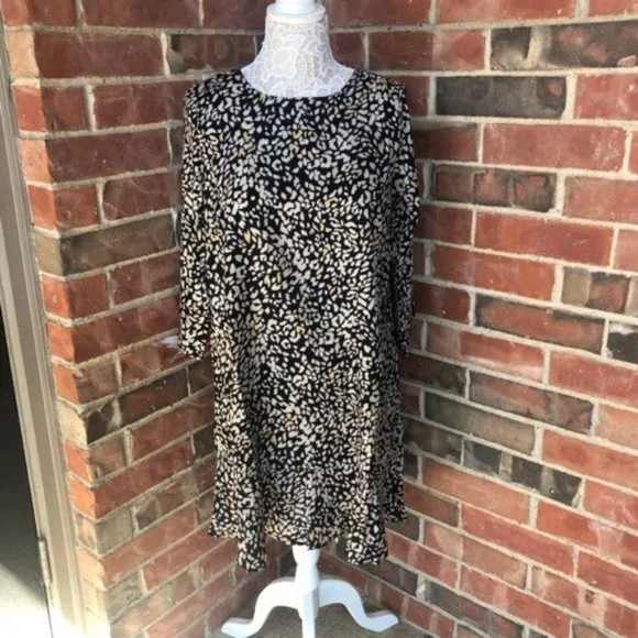 Davi & Dani Animal Print Ruffle Hem Shift - Picture 4 of 8
